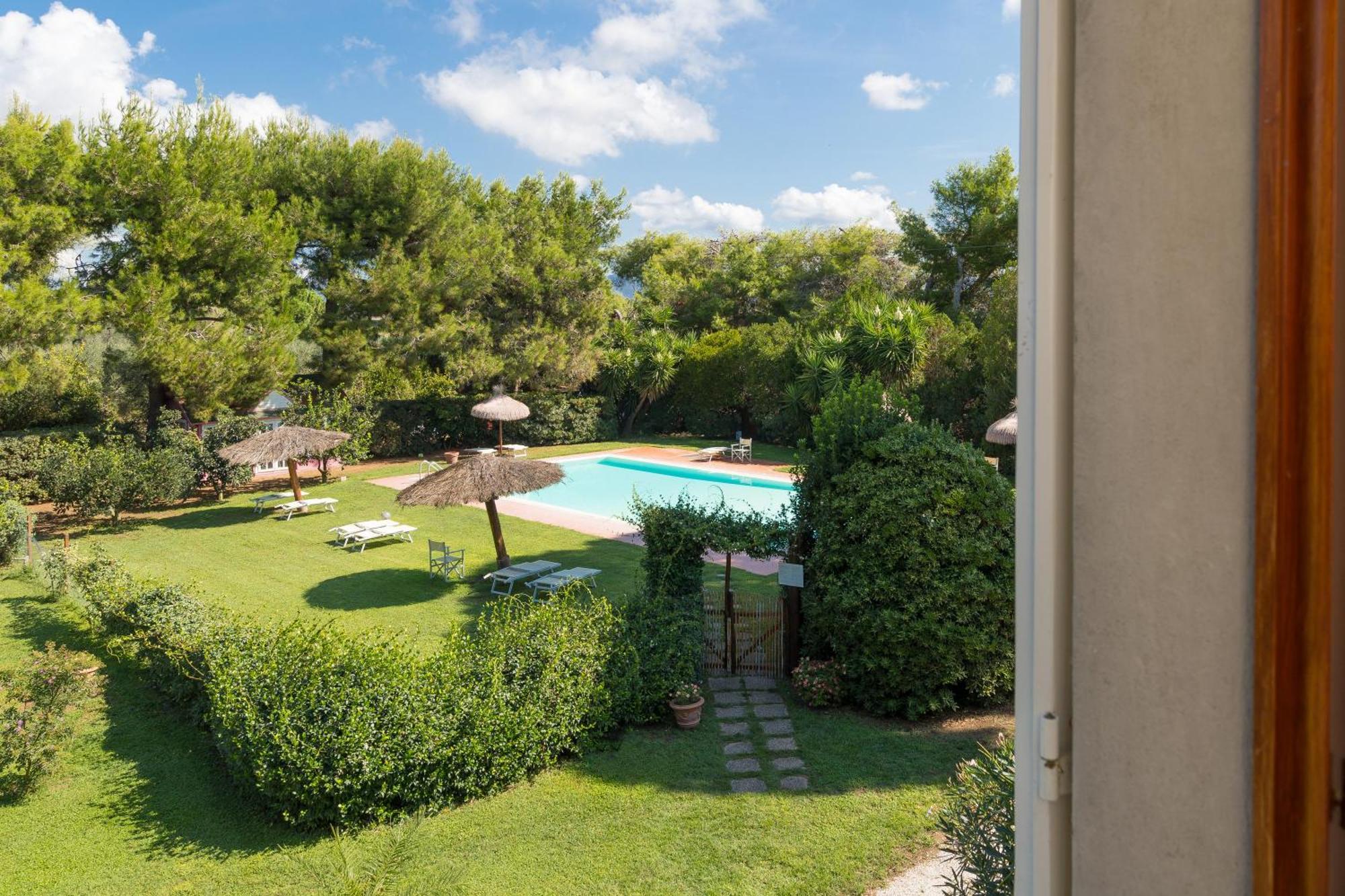 I Cavalleggeri Villa Кастането Кардучи Екстериор снимка
